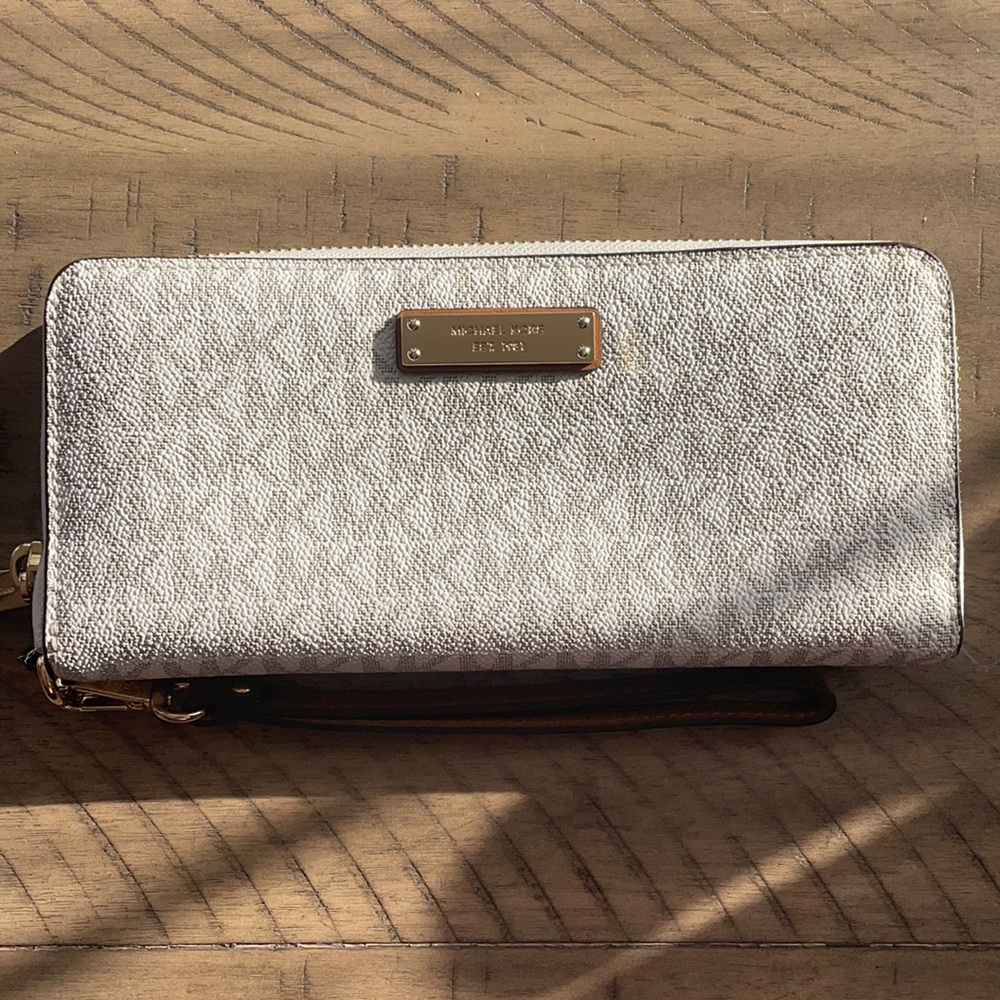 Michael Kors clutch